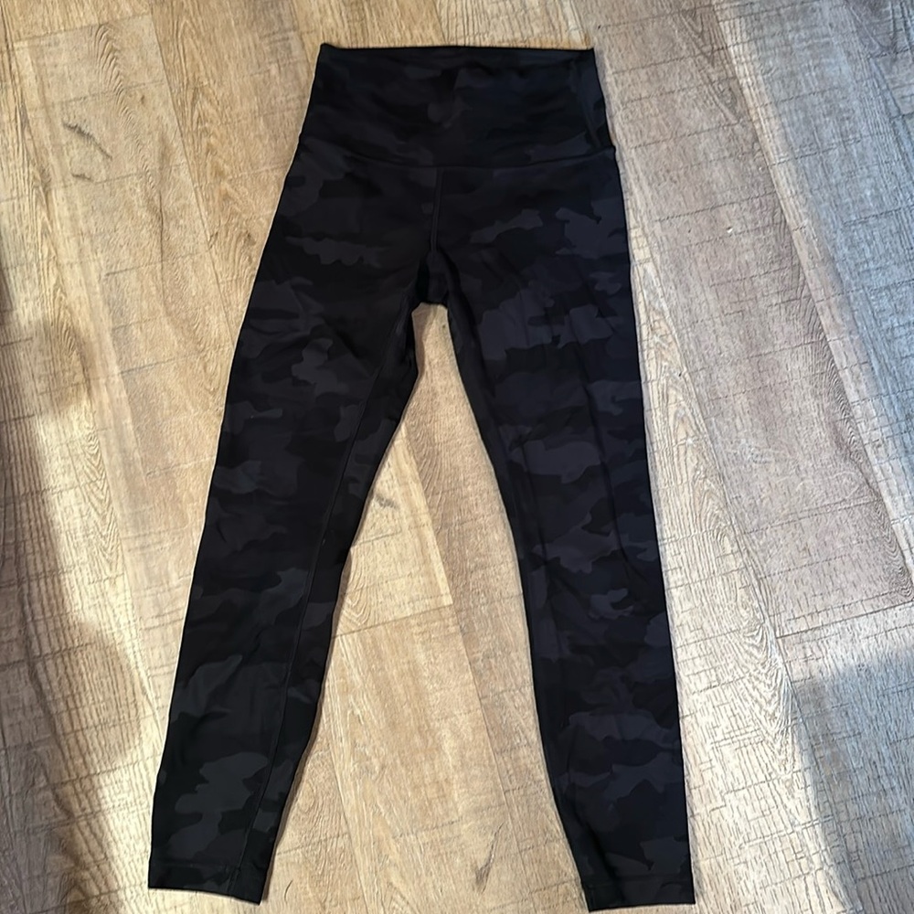 Lululemon Athletica align legging camouflage 24”inseam 6